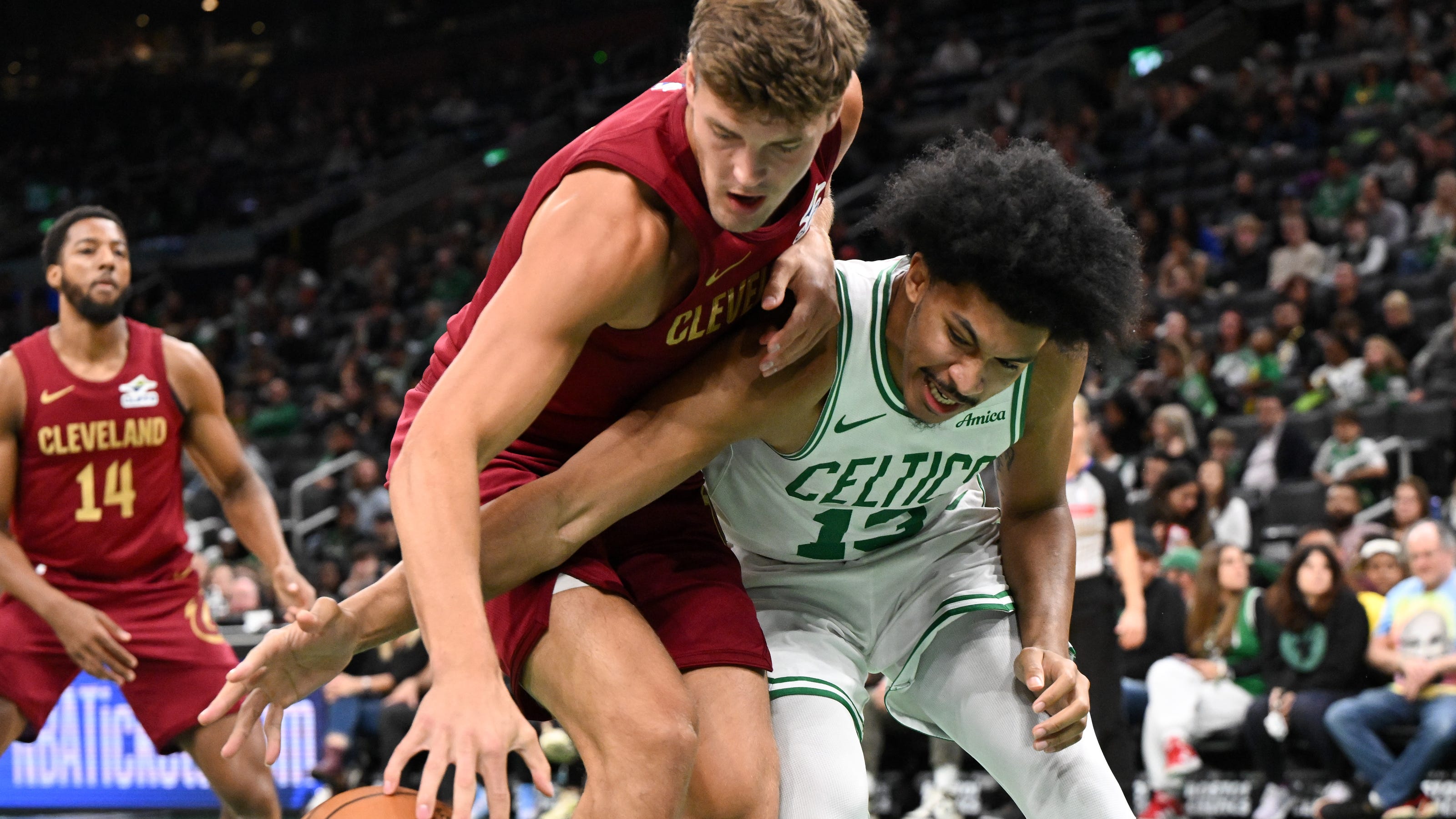 包含赛前波士顿凯尔特人调整名单以备NBA常规赛，复出首秀环节打磨，目标明确，团队化学反应显著的词条